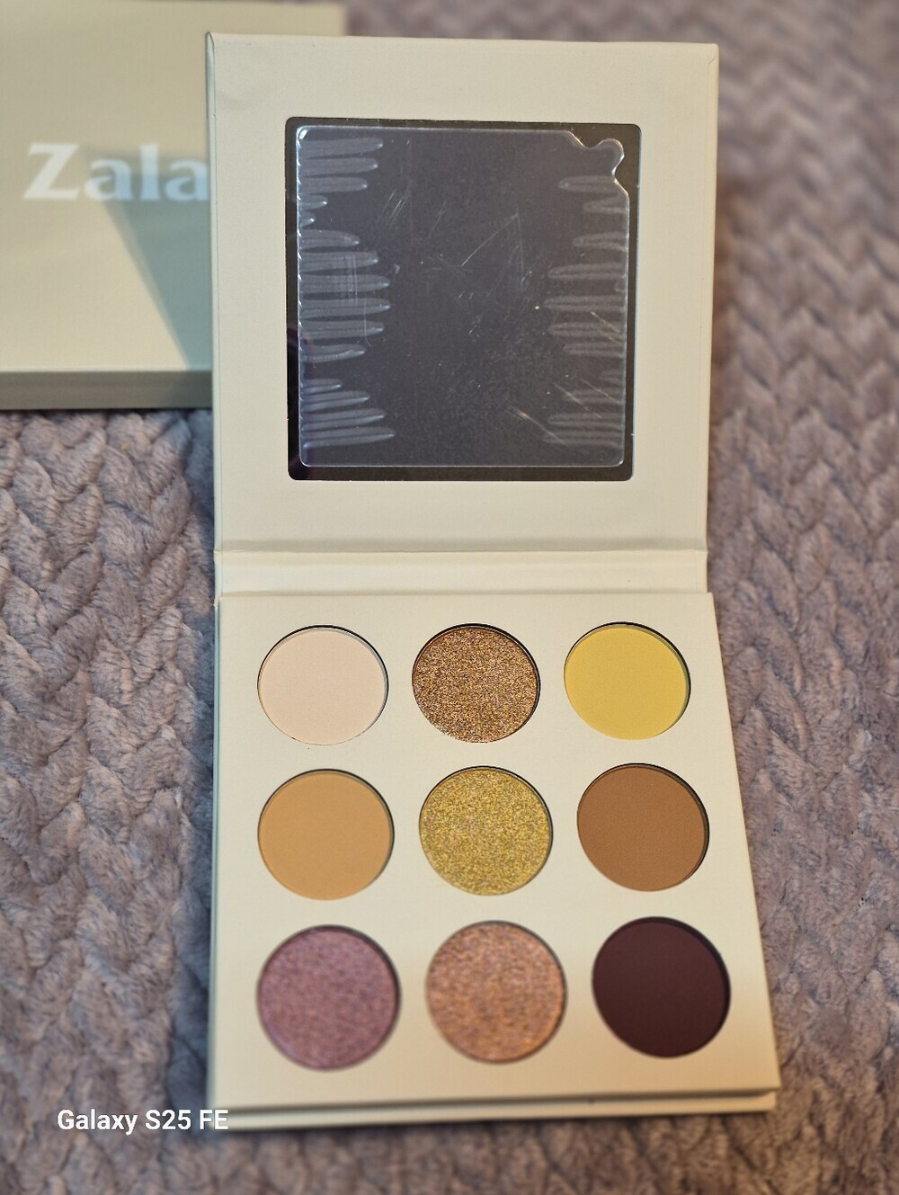 Zala 9-Pan Eyeshadow Palette, .38oz (Full Size), NIB - Picture 4 of 4